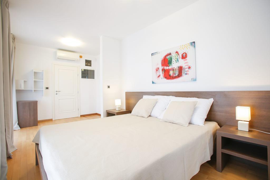 Apartments Poville Residence ポヴィレ エクステリア 写真
